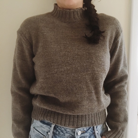 Alexa Chung Turtleneck - Picture 3 of 5